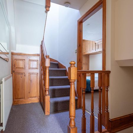 Haworth Village House - Sleeps 6 Parking & Pets! Keighley Eksteriør billede