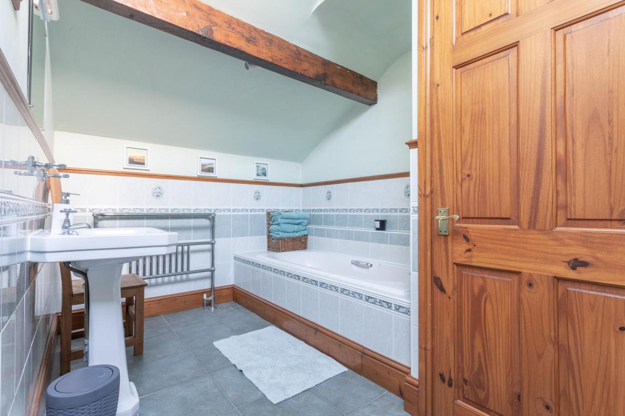 Haworth Village House - Sleeps 6 Parking & Pets! Keighley Eksteriør billede